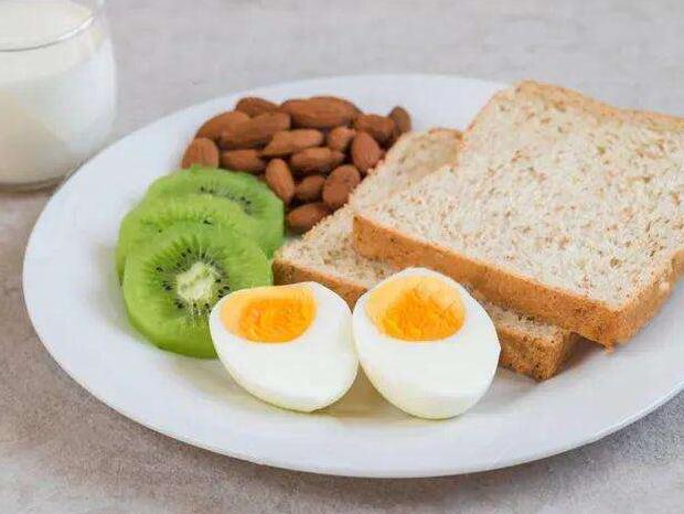 好的早餐和晚餐七个小贴士来舒缓身体