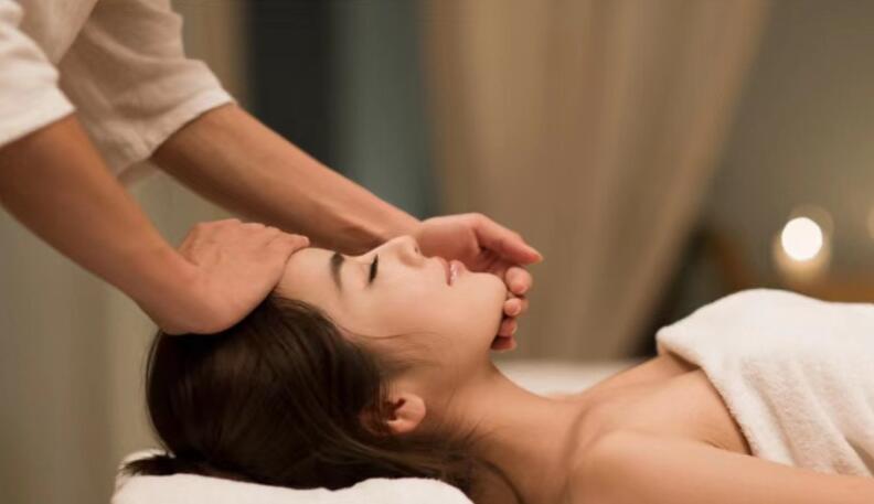 广州鸿欣推油开背养生会馆欢迎您。。。 广州鸿欣推油开背养生会馆欢迎您。。。