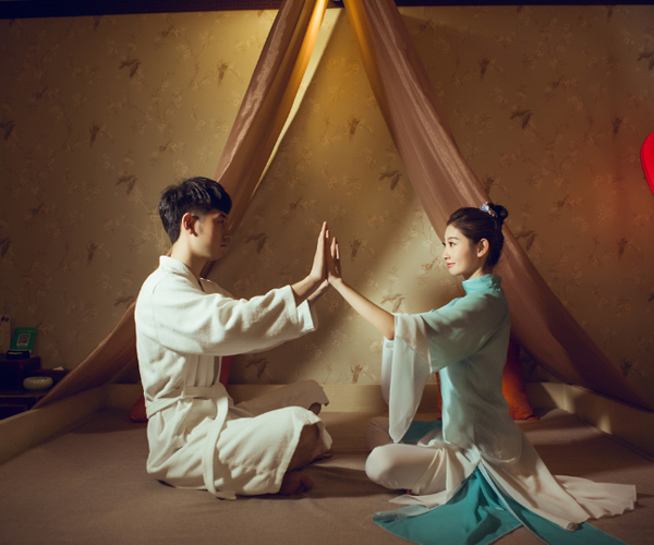 广州鸿欣推油开背养生会馆欢迎您。。。 广州鸿欣推油开背养生会馆欢迎您。。。